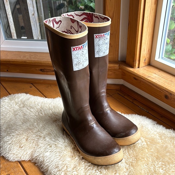 Xtratuf Salmon Sisters Boots - Picture 1 of 8